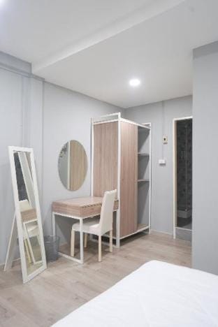 So-K Homey: Whole 4th Floor (3BR) /3 min from MRT Apartment in Bangkok