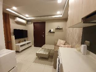 Arcadia Beach Resort - 1 Bed Pool View Apartment in Pattaya City