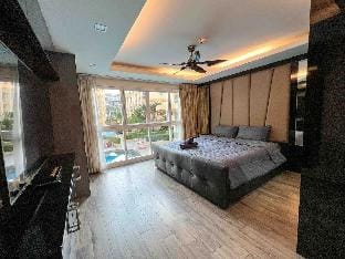 City Garden - 2 Bed Pool View close Walking Street Apartment in Pattaya City