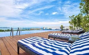 Spacious condo sea view@Elegance Apartment in Pattaya City