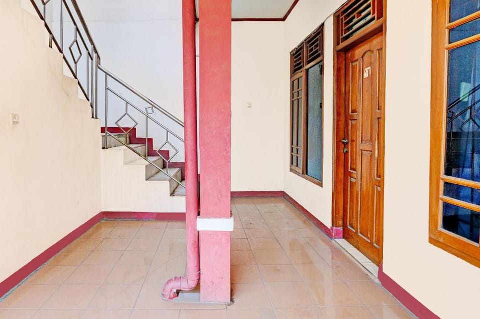 Hotel O Fj Guest House Hotel in West Java