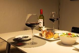 LUXURY 고요 넓은2룸/문정역3분/ 법조타운/잠실롯데월드/수서역/삼성병원/무료주차 Apartment in Seoul