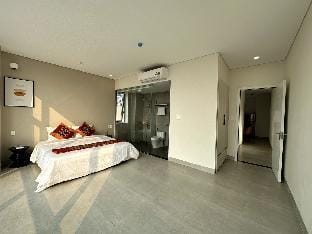 Khe Suites Serviced Apartment - Han River @02BR Apartment in Da Nang