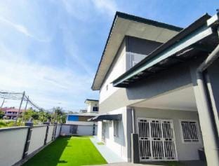 Corner Lot Taman Bahagia Batu 7 (2Min to Airport) Apartment in Sabah