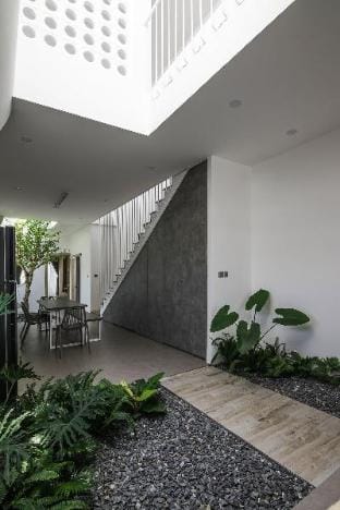 Middle of My Khe Beach & Han River Flow House Villa in Da Nang