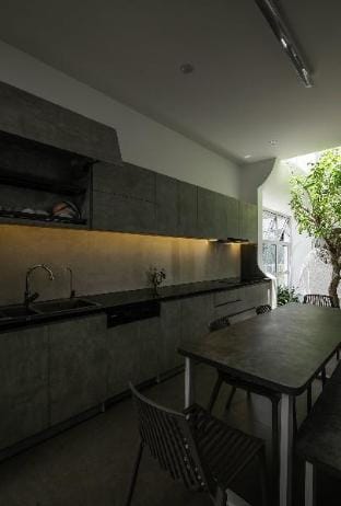 Middle of My Khe Beach & Han River Flow House Villa in Da Nang