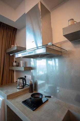 Corner Unit 12pax 4Br  2Parkings Apartment in Kota Kinabalu