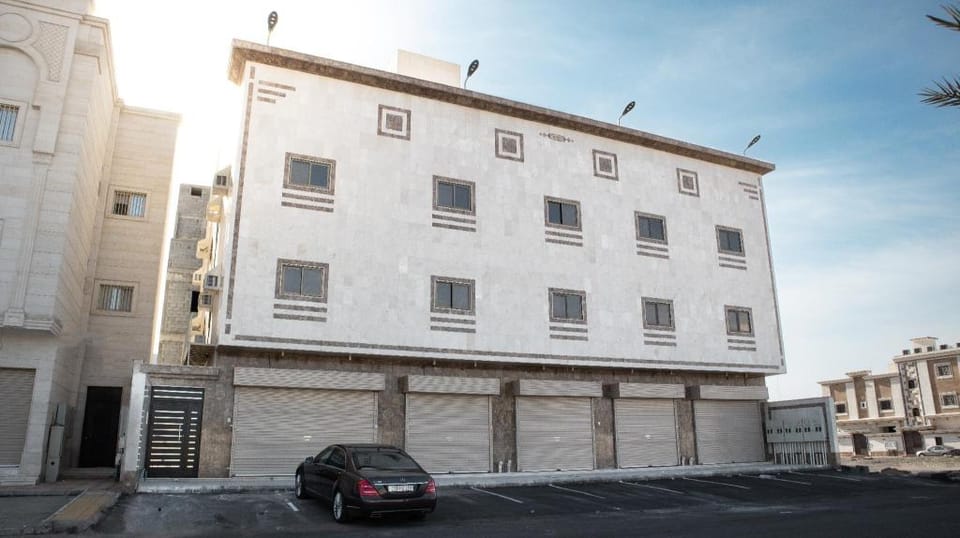 Modern Family Apt near Al-Masjid 10 Mins Drive Apartment in Medina