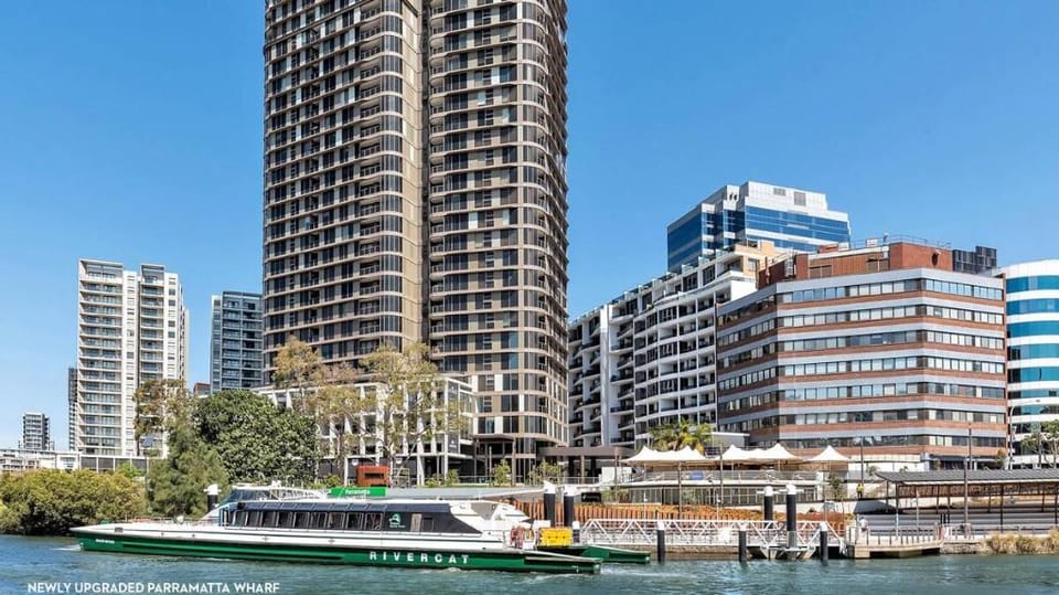 Luxury Parramatta 1B River View Apartment in Parramatta