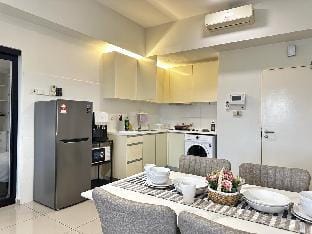 Modern Comfort Encorp Strand Alpha IV -5pax Apartment in Petaling Jaya