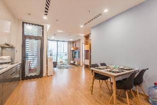 TwoBedroom Vinhomes Metropolis Balcony Apartment in Hanoi