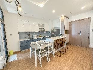 TwoBedroom Vinhomes Metropolis Premium Apartment in Hanoi