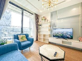 TwoBedroom Vinhomes Metropolis Premium Apartment in Hanoi