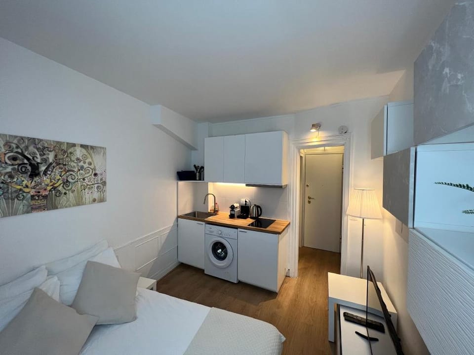 Cozy studio next to the Tour Eiffel.   Apartment in Paris