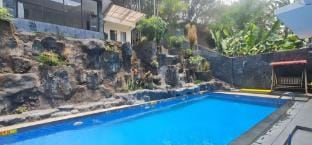 PROMO! Villa DagorResor Wisata 40peopl PrivatePool Villa in Bandung