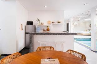 Massive 3 bedroom villa in heart of Seminyak Villa in North Kuta