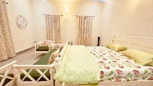 Tringrahi Vraj Mahal- Vrindavan- Shared Bathroom Vacation rental in Uttar Pradesh