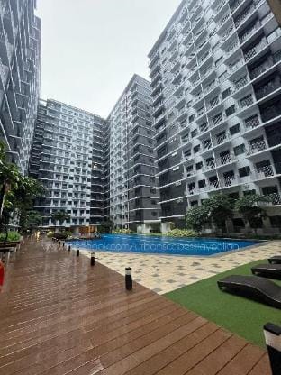 Newly furnished 1BR w/ Balcony Shore 3 Residences Apartment in Pasay