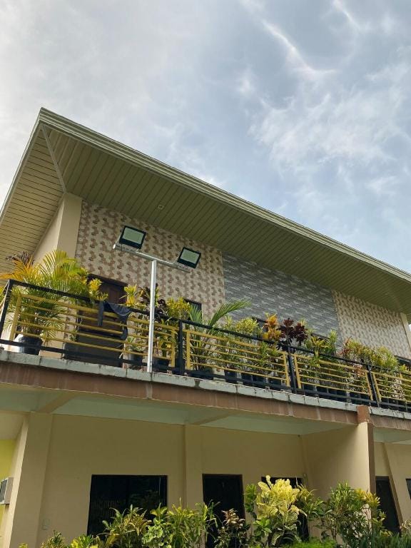 Spacious Studio Apartment 2 with Pool Apartment in Central Visayas