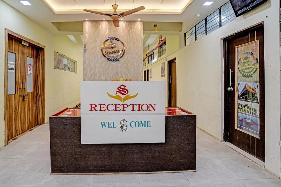OYO Hotel Om Sai Lodging Hotel in Maharashtra