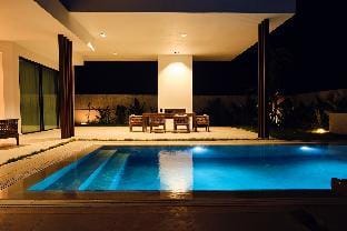 Ashta / Minimal Suite Isıtmalı kapalı havuzlu Villa in Fethiye