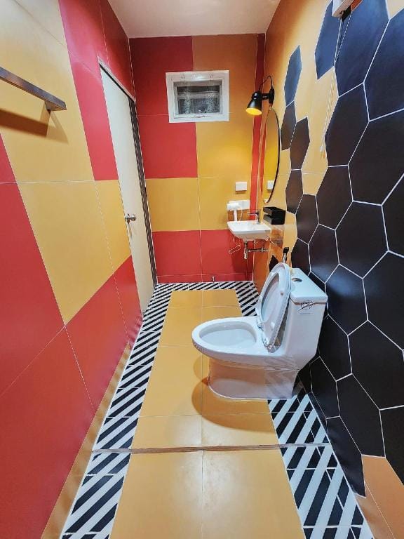 French​ bulldog​ house Vacation rental in Laos