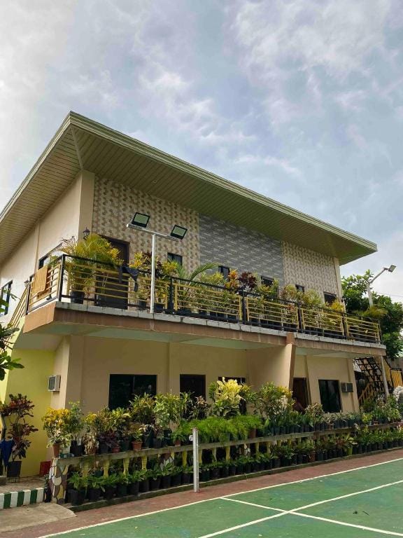 Spacious Studio Apartment 3 with Pool Apartment in Central Visayas