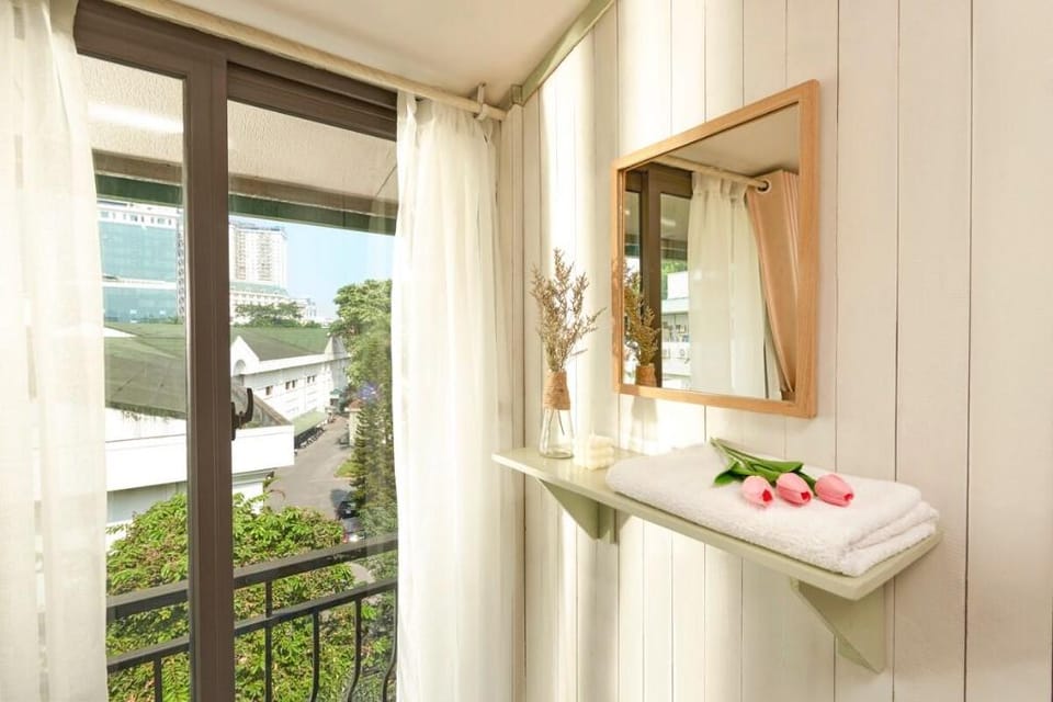 Rooftop studio/central/Netflix Vacation rental in Hanoi