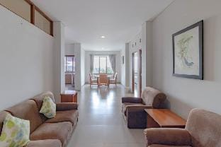 Villa DagoResor Firen 5BR 20people BigPatio & BBQ Villa in Bandung