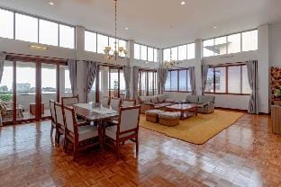 Villa DagoResor Firen 5BR 20people BigPatio & BBQ Villa in Bandung