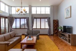 Villa DagoResor Firen 5BR 20people BigPatio & BBQ Villa in Bandung