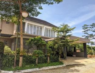 Villa DagoResor Tirta 4BR 18people PrivatePool BBQ Villa in Bandung