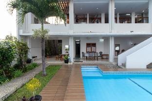 Villa DagoResor Naba 4BR 20peop PrivatePool Garden Villa in Bandung