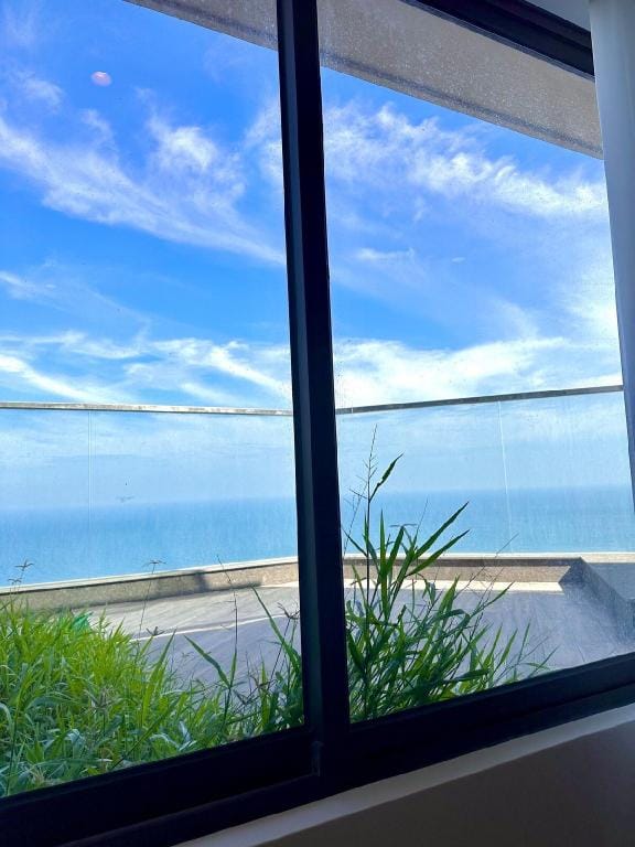 Căn hộ bể bơi ban công view biển Apartment in Phan Thiet
