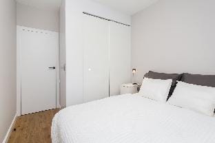 Golden Apartments Warsaw - Mennica Residence Apartment in Warsaw