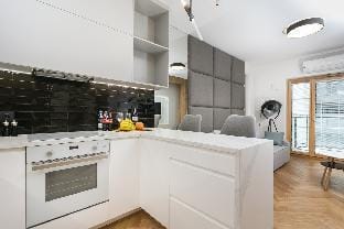 Golden Apartments Warsaw - Mennica Residence Apartment in Warsaw