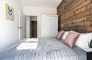 Golden Apartments Warsaw - Mennica Residence Apartment in Warsaw