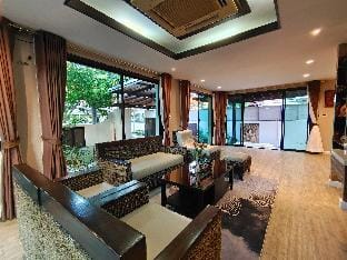 Baan Natcha pool villa city center 450/42 Villa in Pattaya City