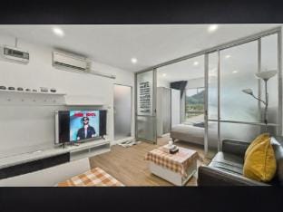 Top Floor One Br Apartment Between Patonghkt City Apartment in Kathu