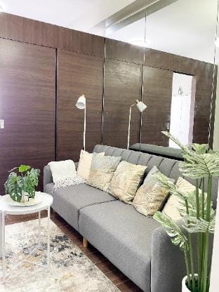 Modern Luxury 1BR Suite in Air Residences Makati Vacation rental in Makati