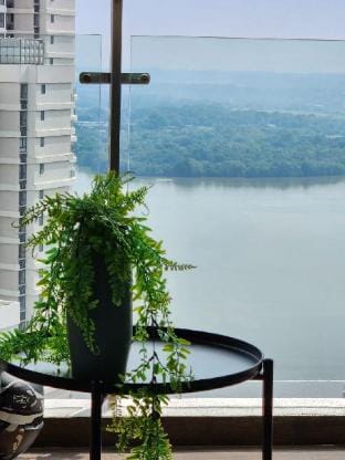 Danga Bay 3BR Seaview Top Floor Astro Disney+ HBO Apartment in Johor Bahru