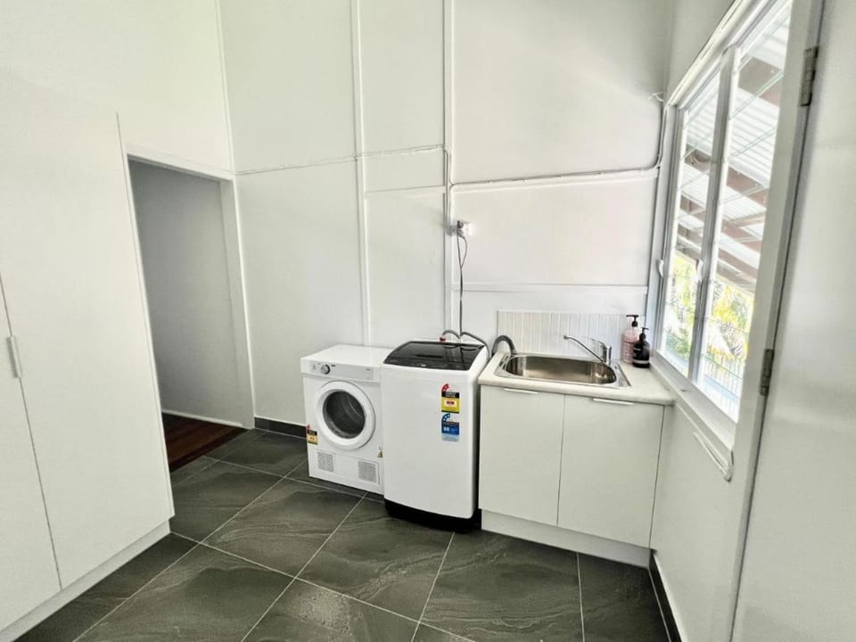 Townsville Suites (Apartment 1, Upstairs) Apartment in Queensland