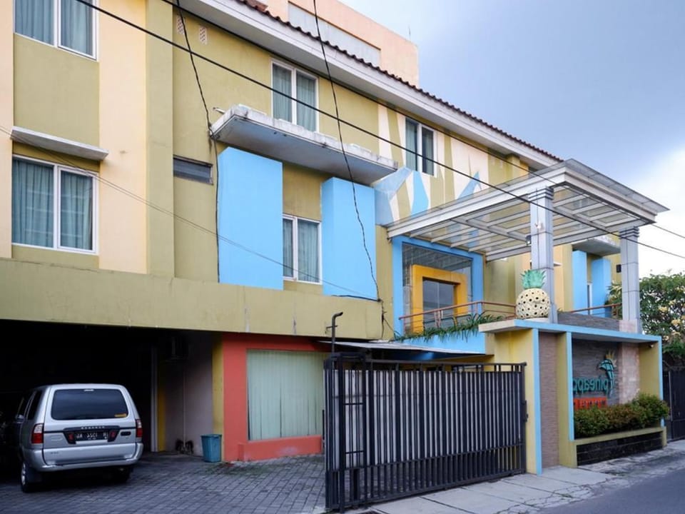 Pineapple Mansion Guest House Solo Hotel in Special Region of Yogyakarta