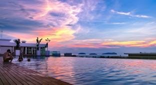 Sunset Seaview Infinity Pool @Sutera Avenue 3BR Apartment in Kota Kinabalu