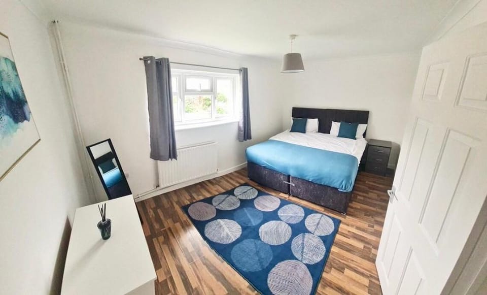 Two Bed Spacious & Modern Flat - Harlow, Essex Vacation rental in Harlow
