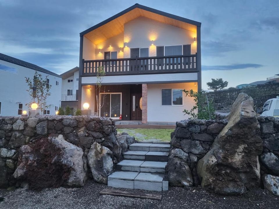 Cheju 대흘에서 아름다운 밤 별과 먼바다를 보며  프라이빗한 여행의 "쉼"을 즐겨요 Vacation rental in South Korea