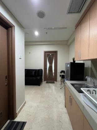 Traveler's Retreat. 1BR at Puri Orchard Apartment in Jakarta