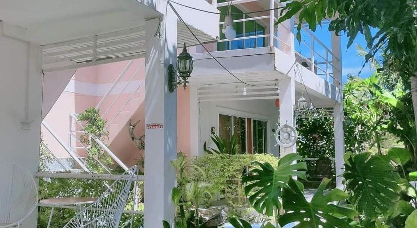 Thongtalay Home Koh Larn Hotel in Chon Buri Changwat