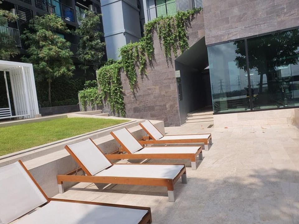 Two bed IKEA MegaBanga 5 minutes walk Dprep Intern Apartment in Bangkok