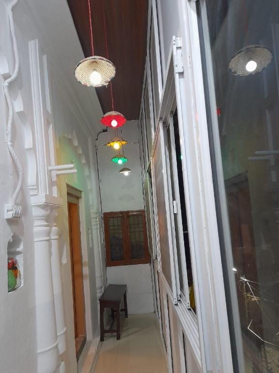 Kothri- Idyllic Attic. Room w Balcony in Mussoorie Vacation rental in Uttarakhand